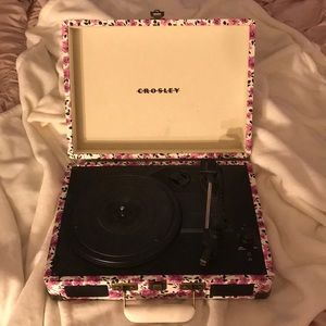 Urban outfitters crosley record player 🌸✨🌸
